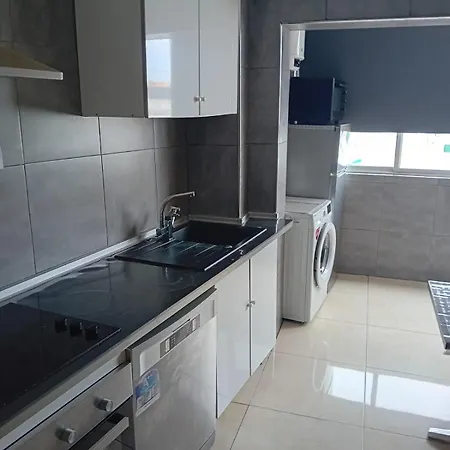 Espacioso Piso Con Aire Acondicionado Apartment